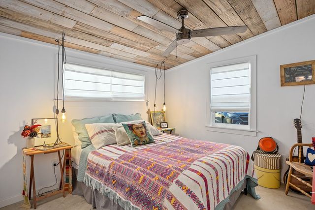 684 Stoneleigh Rd, Center Point, TX 78010