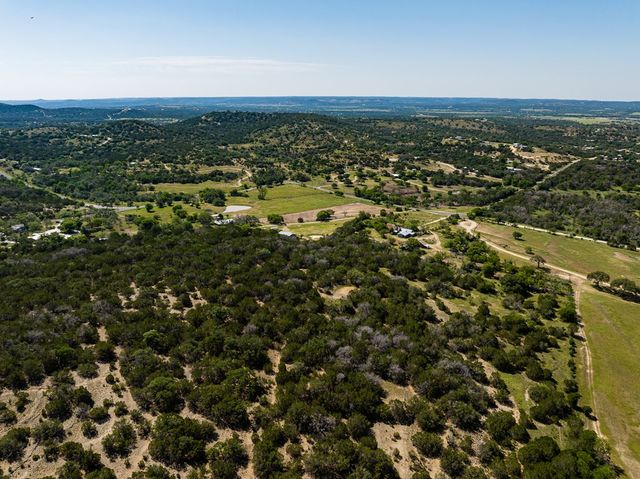 684 Stoneleigh Rd, Center Point, TX 78010