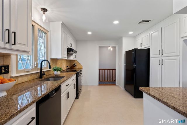 44 Knollwood Drive, Glastonbury, CT 06033