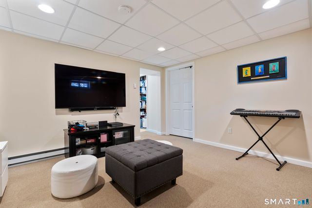 44 Knollwood Drive, Glastonbury, CT 06033