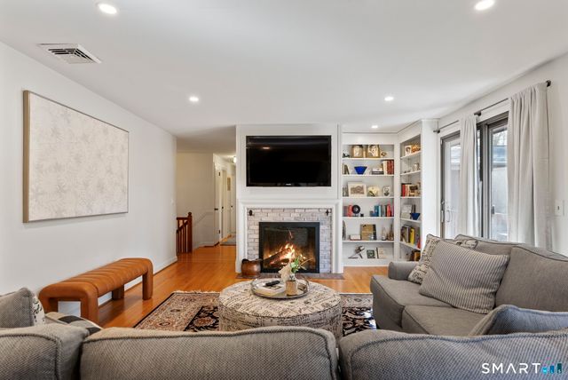 44 Knollwood Drive, Glastonbury, CT 06033