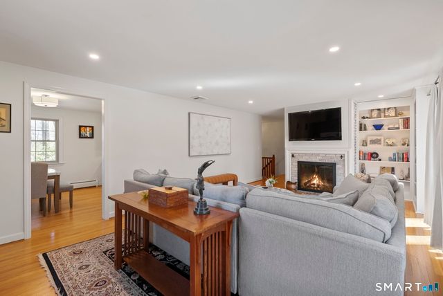 44 Knollwood Drive, Glastonbury, CT 06033