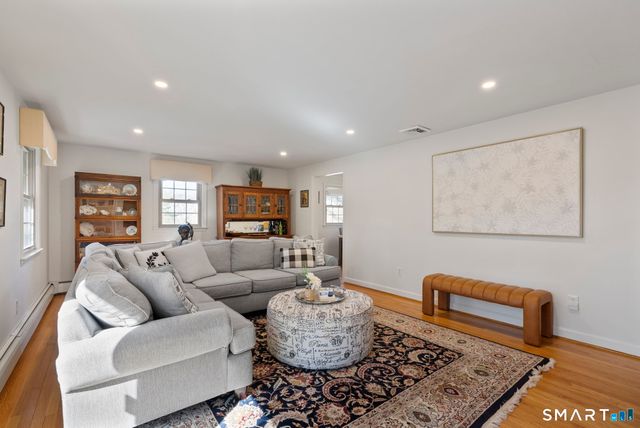 44 Knollwood Drive, Glastonbury, CT 06033