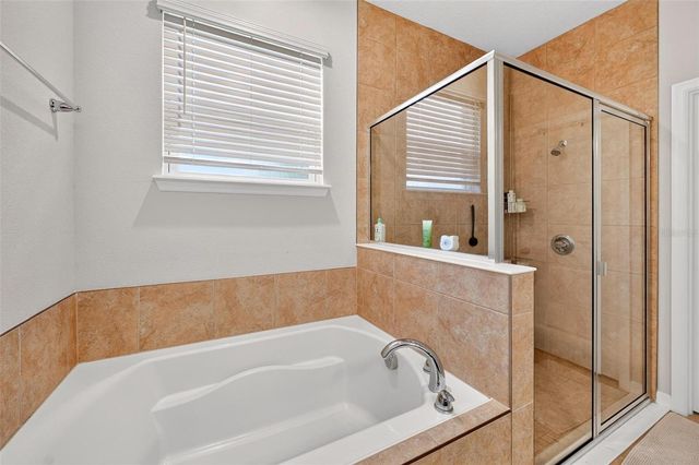 17136 GOLDCREST LOOP, Clermont, FL 34714