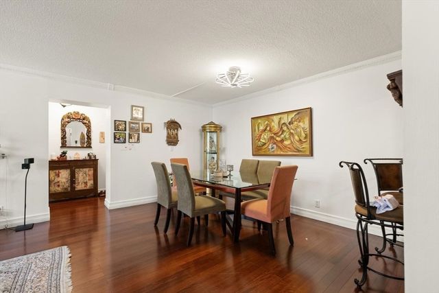 99 Pond Ave 520, Brookline, MA 02445