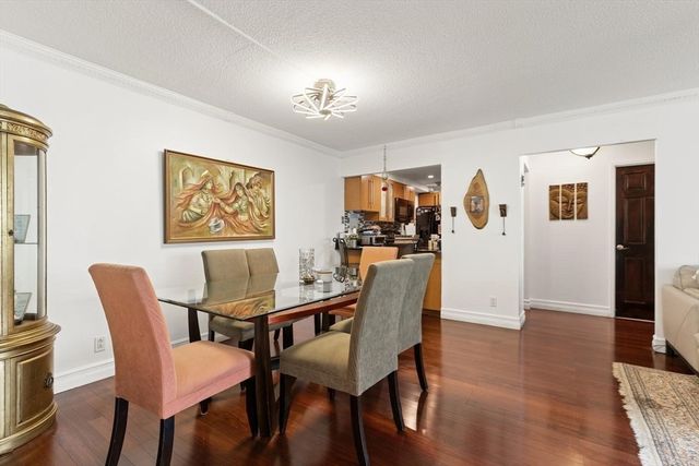 99 Pond Ave 520, Brookline, MA 02445