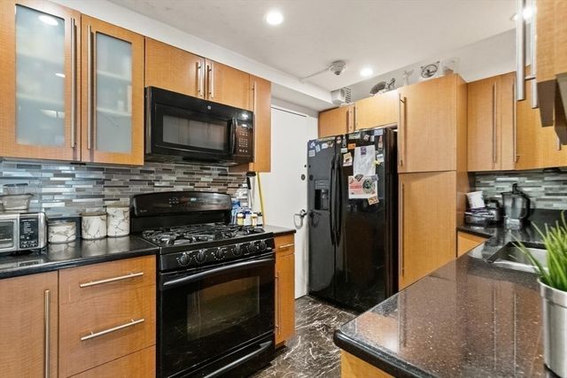 99 Pond Ave 520, Brookline, MA 02445