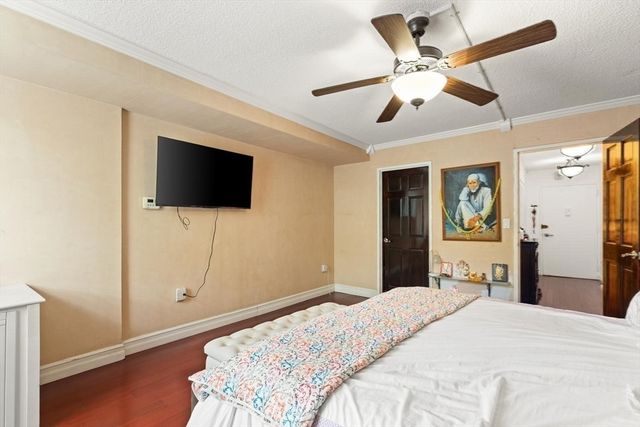 99 Pond Ave 520, Brookline, MA 02445