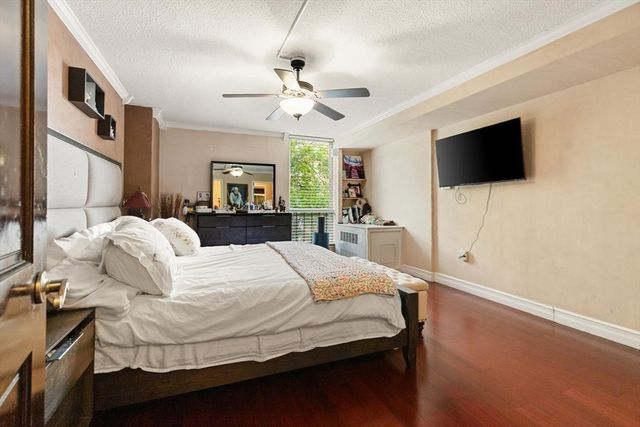 99 Pond Ave 520, Brookline, MA 02445