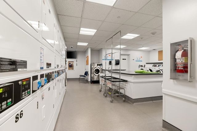 99 Pond Ave 520, Brookline, MA 02445