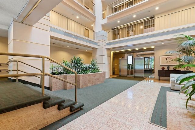 99 Pond Ave 520, Brookline, MA 02445