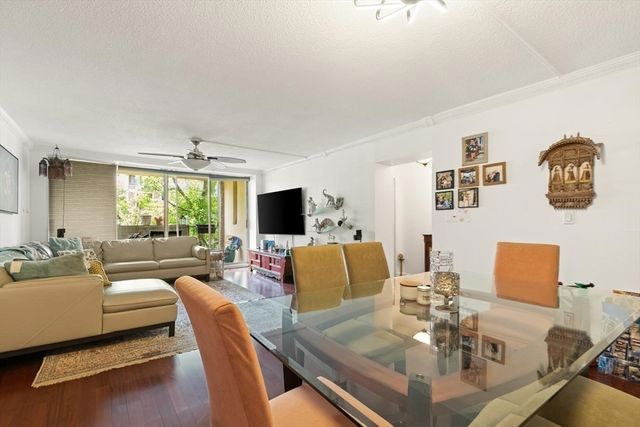 99 Pond Ave 520, Brookline, MA 02445