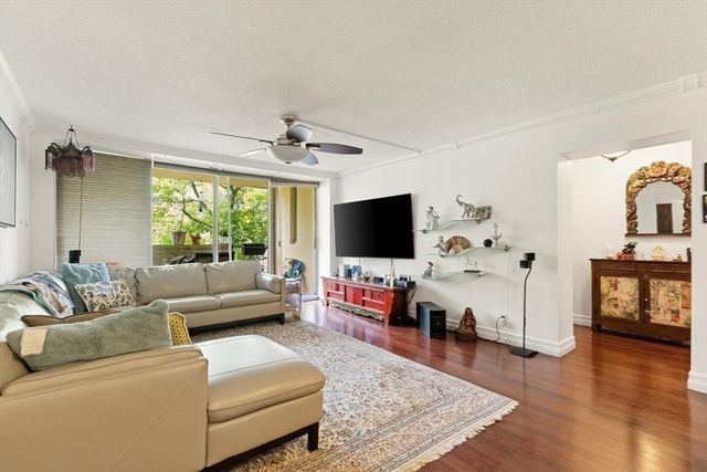 99 Pond Ave 520, Brookline, MA 02445