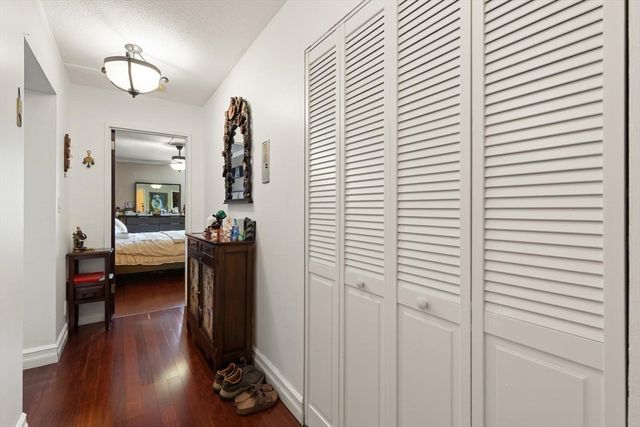 99 Pond Ave 520, Brookline, MA 02445