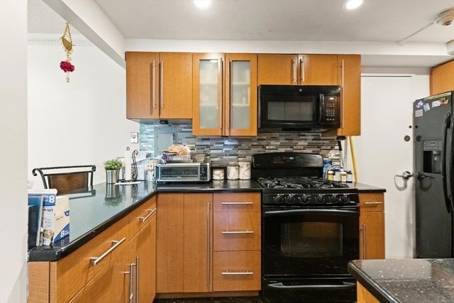 99 Pond Ave 520, Brookline, MA 02445