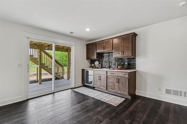 7814 Woodhurst Drive, Rockford, MI 49341