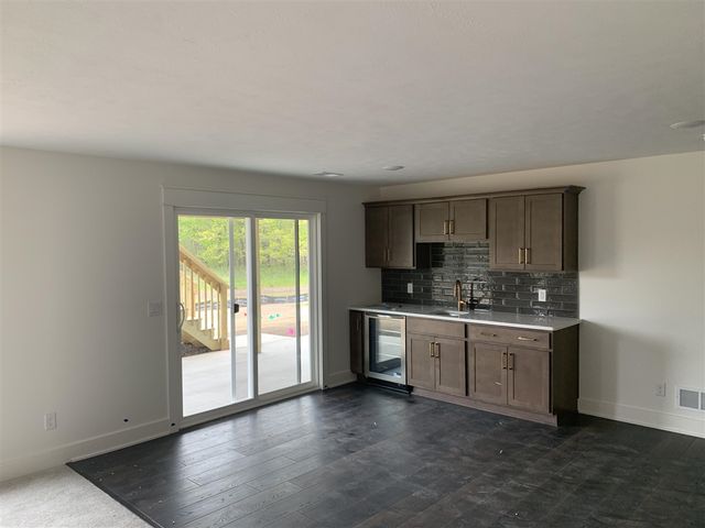 7814 Woodhurst Drive, Rockford, MI 49341