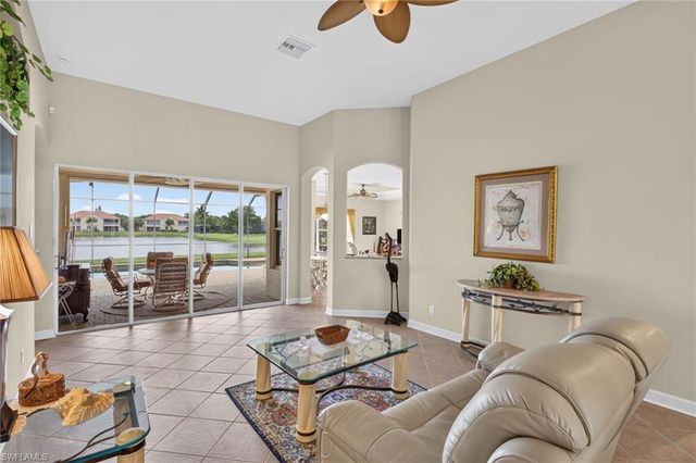 11021 Sea Tropic LN, Fort Myers, FL 33908