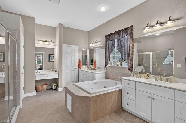 11021 Sea Tropic LN, Fort Myers, FL 33908