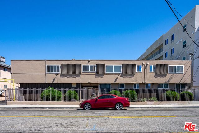 10130 S Inglewood Avenue, Inglewood, CA 90304