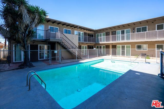 10130 S Inglewood Avenue, Inglewood, CA 90304