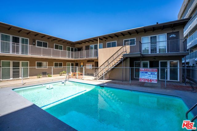 10130 S Inglewood Avenue, Inglewood, CA 90304