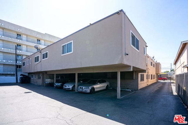 10130 S Inglewood Avenue, Inglewood, CA 90304