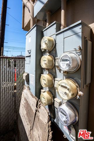 10130 S Inglewood Avenue, Inglewood, CA 90304