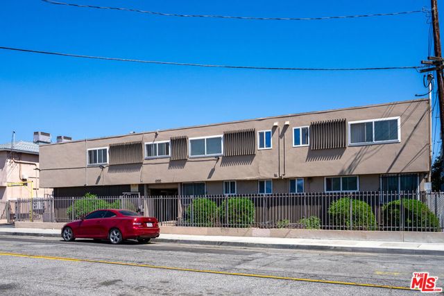 10130 S Inglewood Avenue, Inglewood, CA 90304