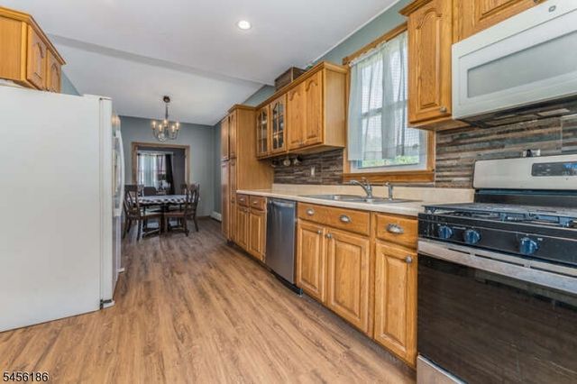 318 Marion Place, Manville Boro, NJ 08835