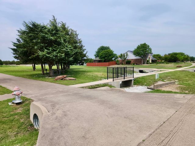 107 Hidden Creek Lane, Red Oak, TX 75154