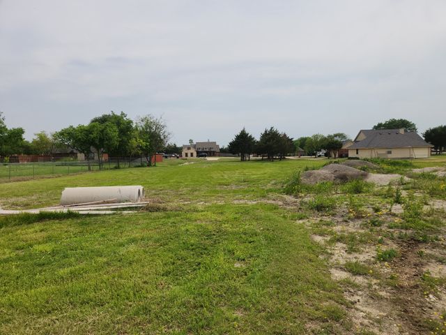 107 Hidden Creek Lane, Red Oak, TX 75154