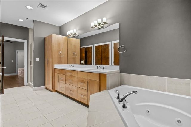 117 30th Ave N Apt 401, Nashville, TN 37203