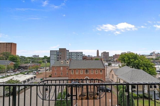 117 30th Ave N Apt 401, Nashville, TN 37203