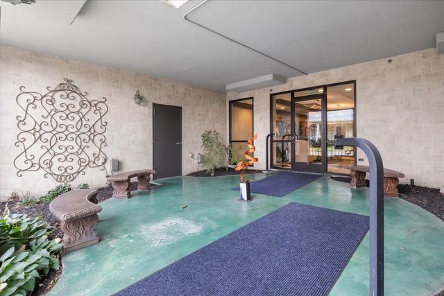 117 30th Ave N Apt 401, Nashville, TN 37203