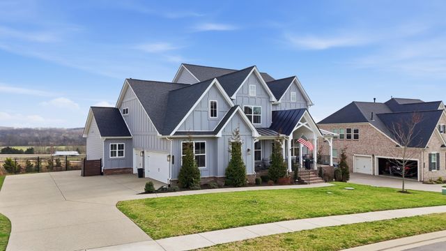 7033 Fiddlers Glen Dr, Arrington, TN 37014