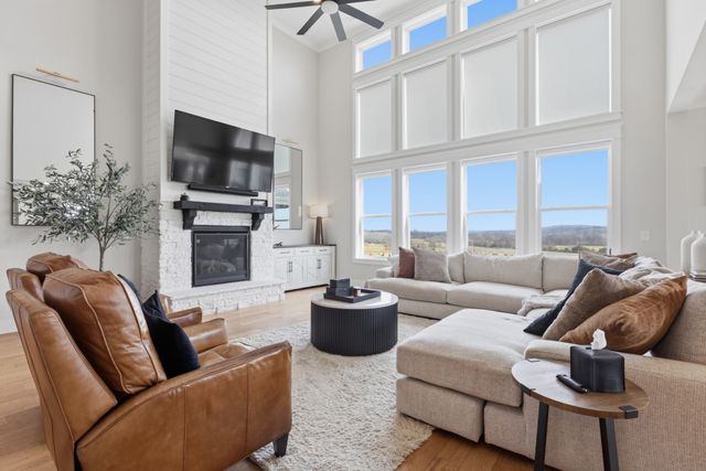 7033 Fiddlers Glen Dr, Arrington, TN 37014