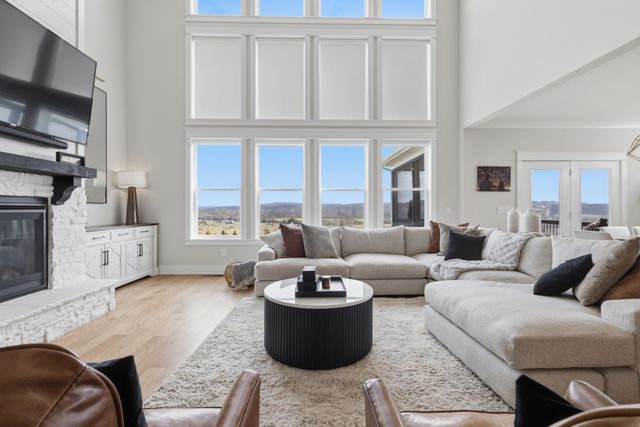 7033 Fiddlers Glen Dr, Arrington, TN 37014