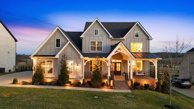 7033 Fiddlers Glen Dr, Arrington, TN 37014