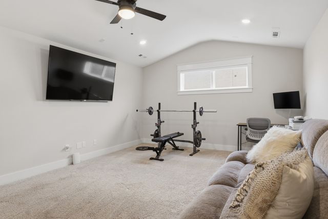 7033 Fiddlers Glen Dr, Arrington, TN 37014