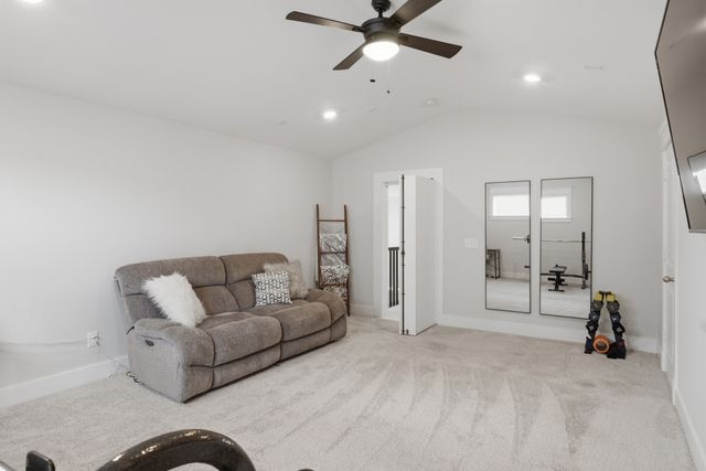 7033 Fiddlers Glen Dr, Arrington, TN 37014