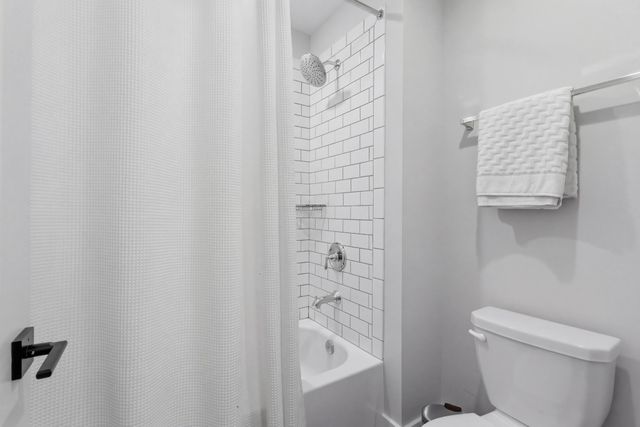 7033 Fiddlers Glen Dr, Arrington, TN 37014