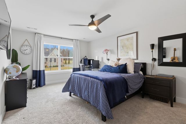 7033 Fiddlers Glen Dr, Arrington, TN 37014