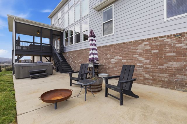 7033 Fiddlers Glen Dr, Arrington, TN 37014