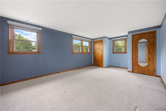 202 East Arbordale Road, Camillus, NY 13219