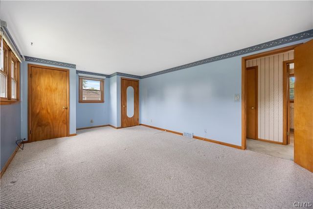 202 East Arbordale Road, Camillus, NY 13219