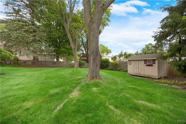 202 East Arbordale Road, Camillus, NY 13219
