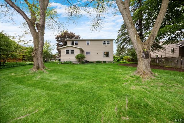 202 East Arbordale Road, Camillus, NY 13219