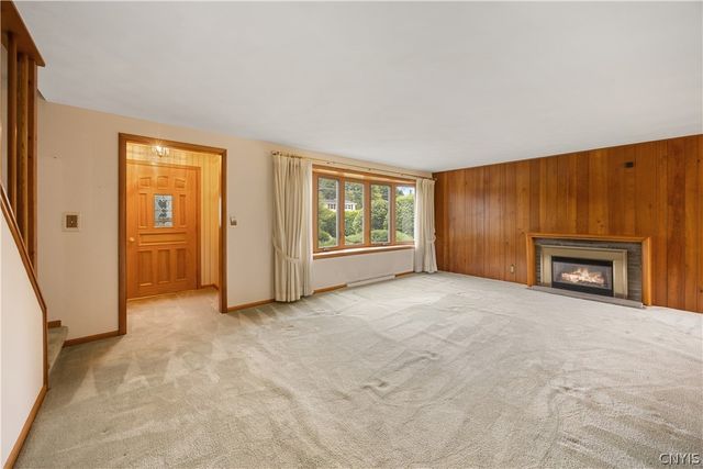202 East Arbordale Road, Camillus, NY 13219