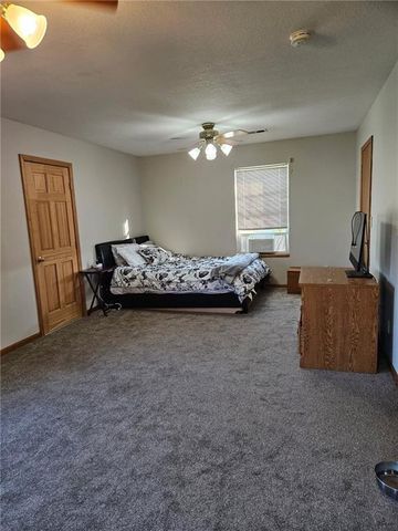 10510 W 327th Street, Paola, KS 66071